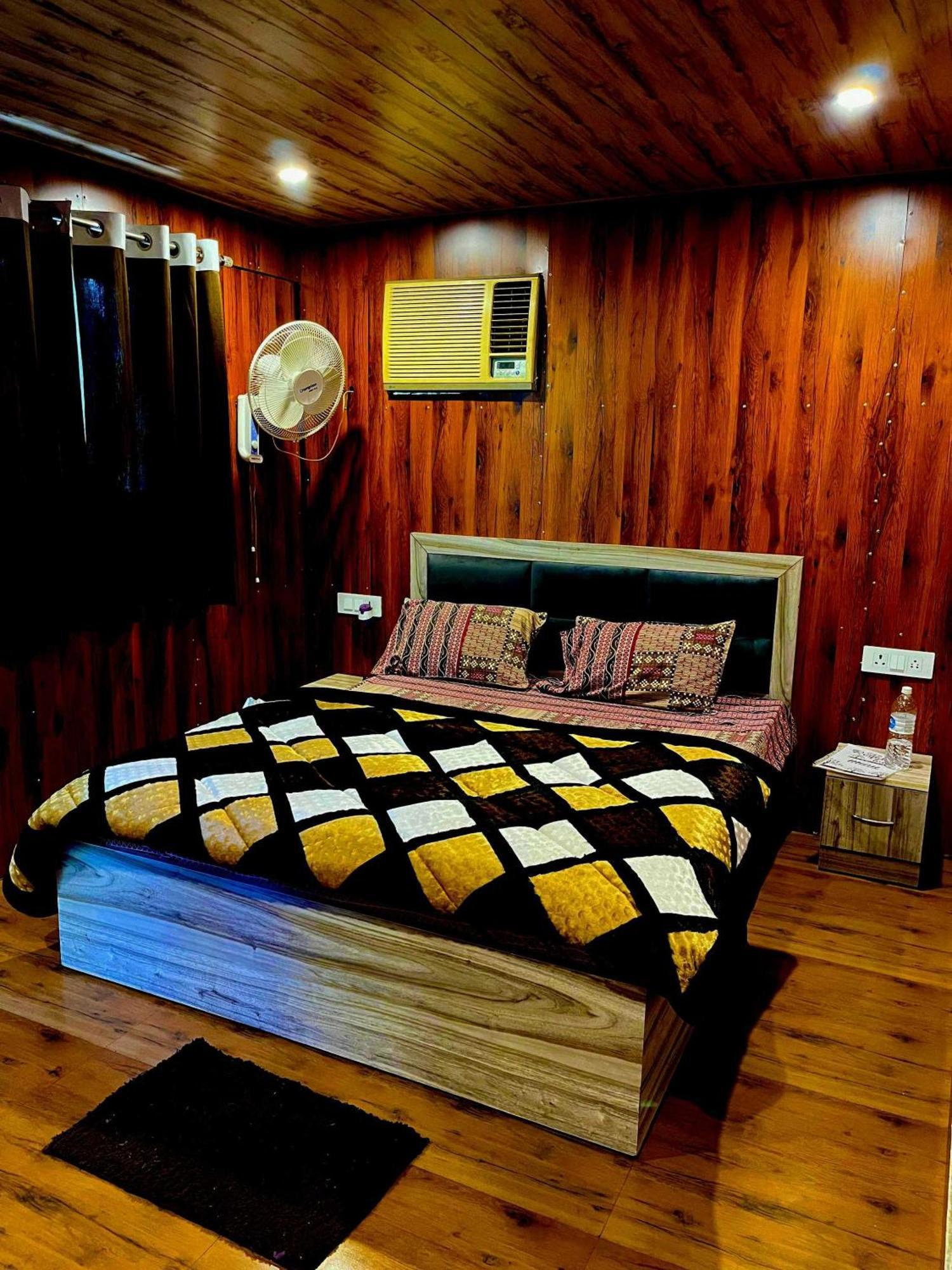 Hotel O Royal Tree Cafe And Resort 데라둔 외부 사진